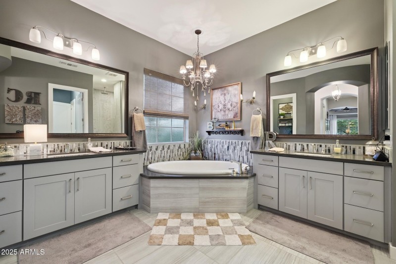 24 Master Ensuite