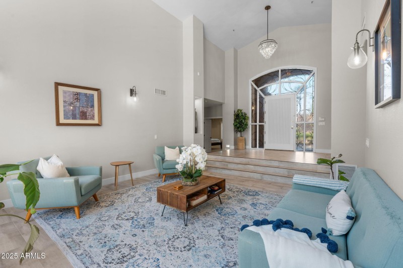 7-web-or-mls-11290-e-cochise-dr