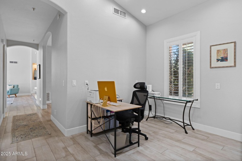 15-web-or-mls-11290-e-cochise-dr