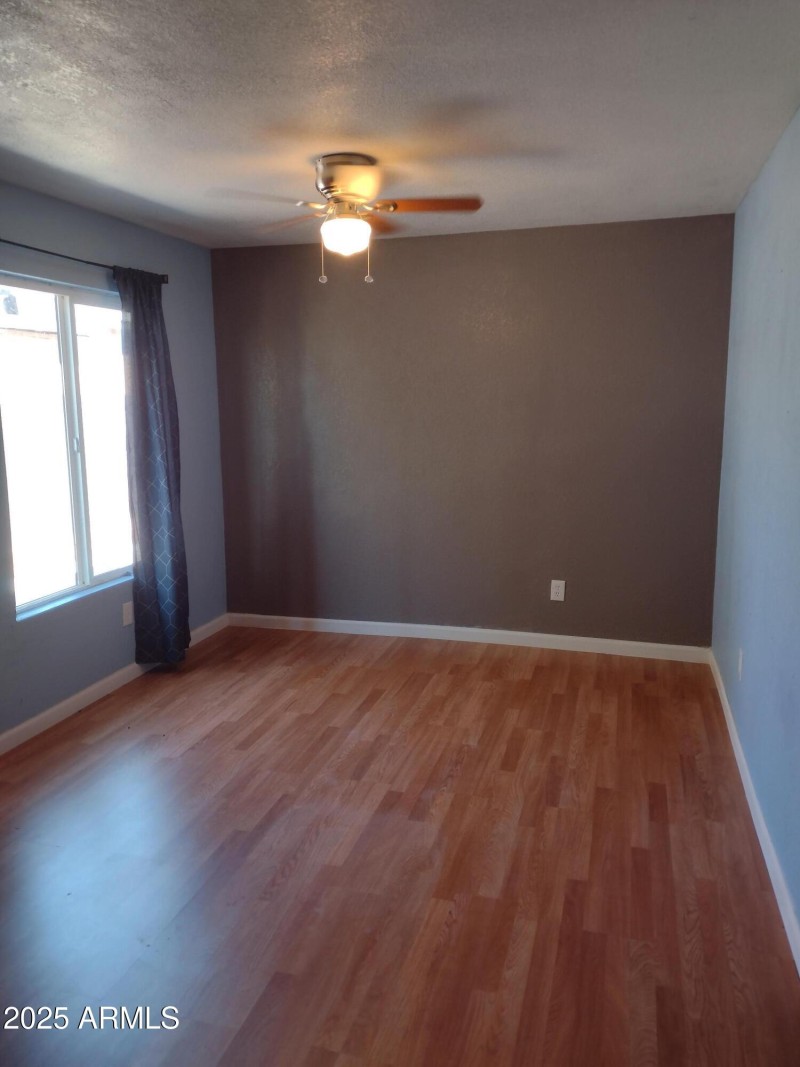 2435 Yuma-rear living room