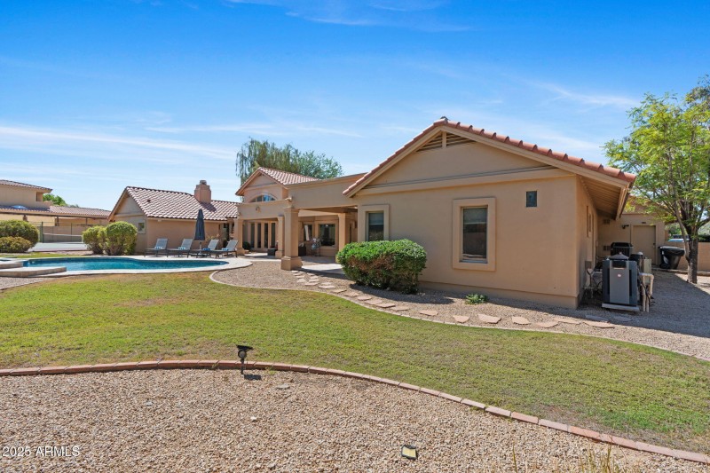 52-web-or-mls-11290-e-cochise-dr