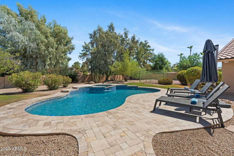 55-web-or-mls-11290-e-cochise-dr