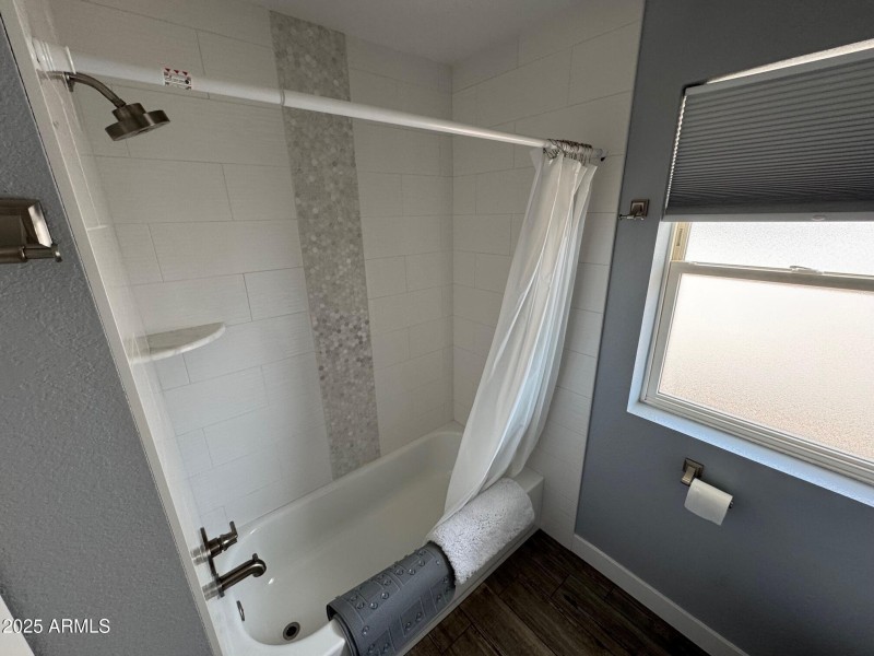 Guest shower tub combo