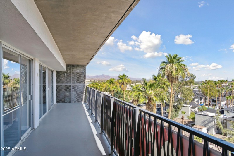 27-Balcony