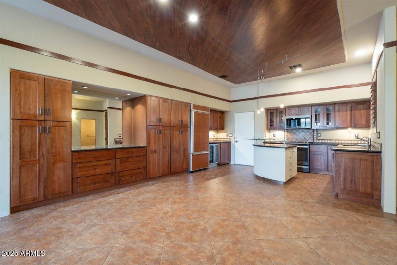 Dining and Kitchen (1)