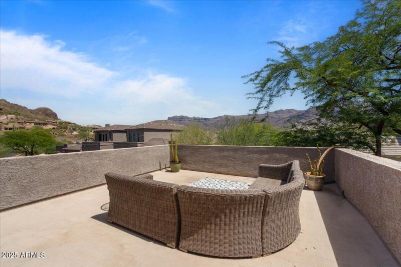 Upstairs Patio (3)