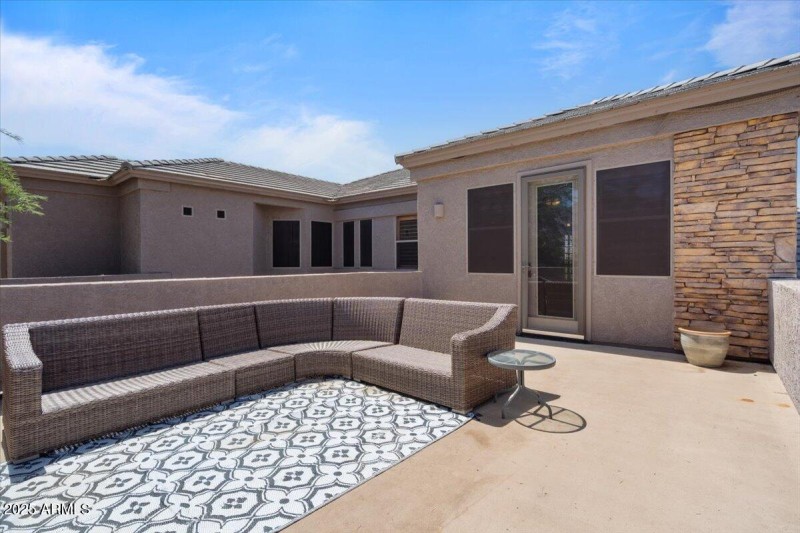 Upstairs Patio (4)