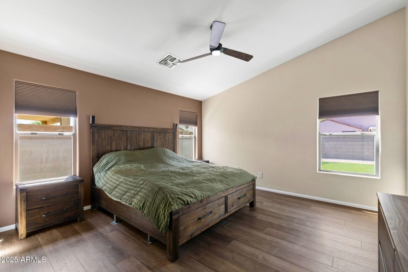 12__41313 W Thornberry Ln