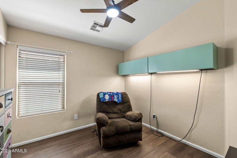 17__41313 W Thornberry Ln
