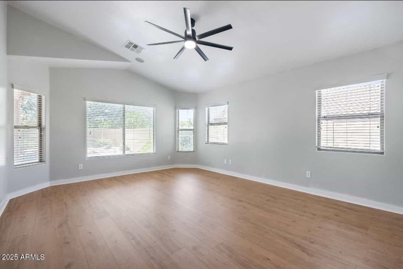 515863445_722826460578354_79650042425896