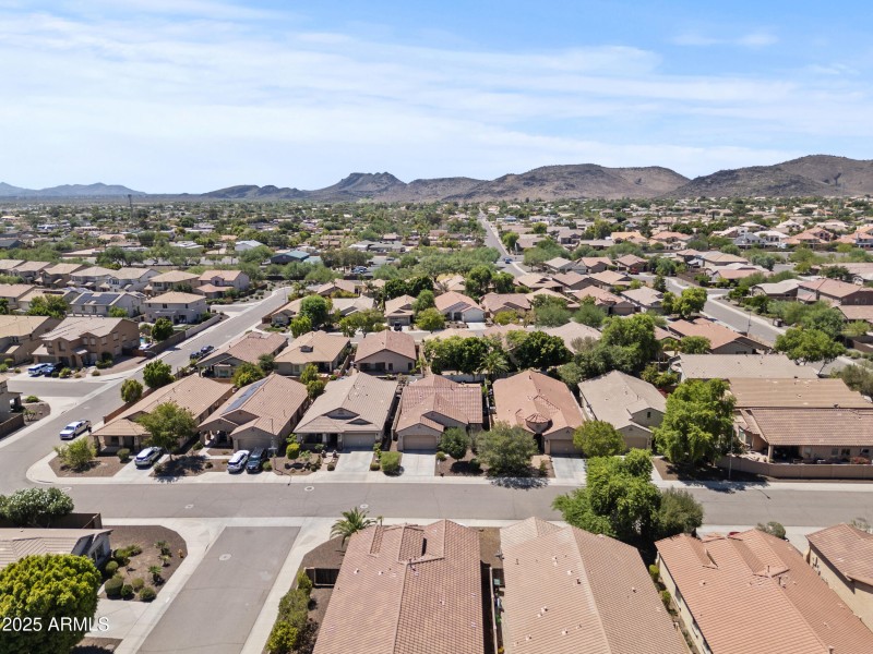 5231 w desert hollow dr-1