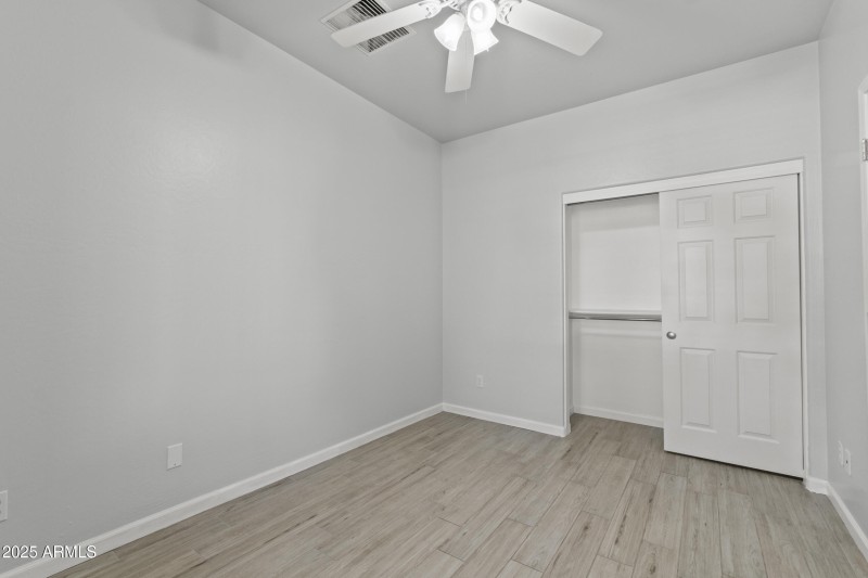5231 w desert hollow dr-15