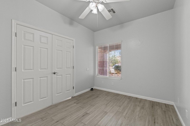 5231 w desert hollow dr-16