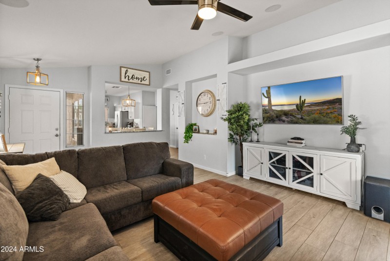 10226 N 93rd Dr-4