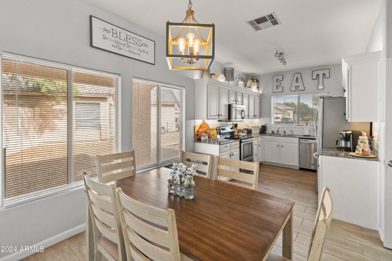 10226 N 93rd Dr-7
