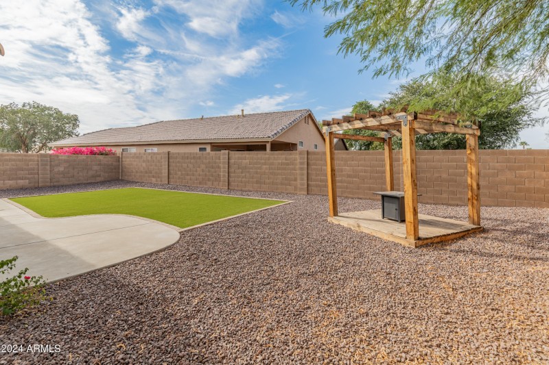 10226 N 93rd Dr-35
