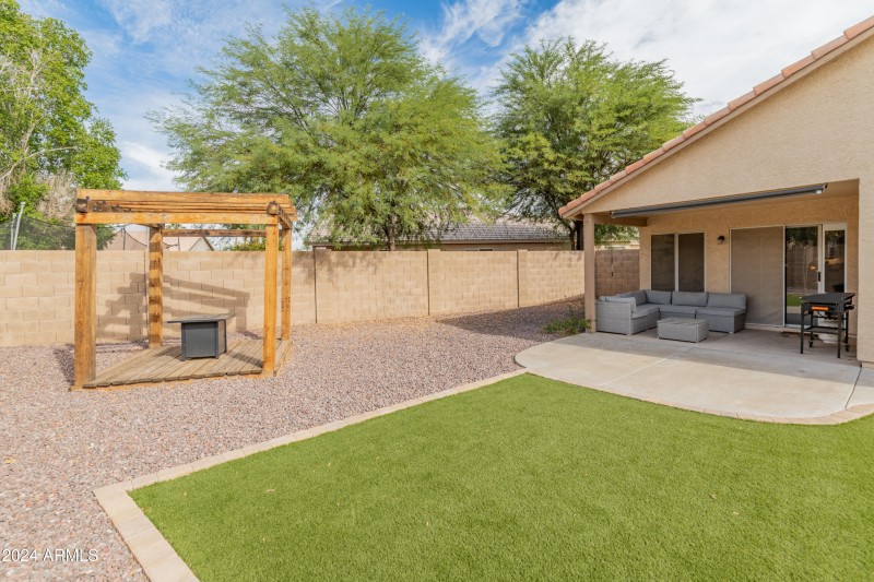 10226 N 93rd Dr-36