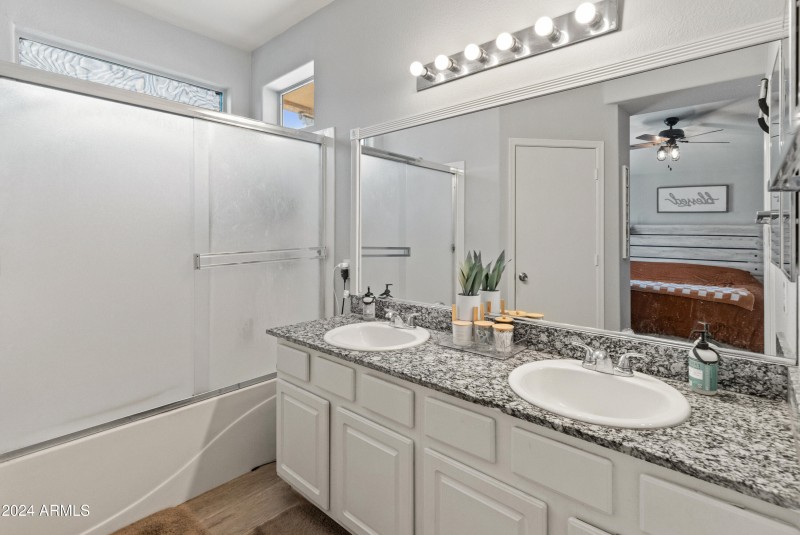 10226 N 93rd Dr-28