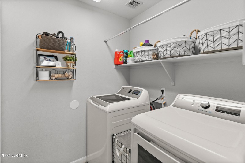 10226 N 93rd Dr-17