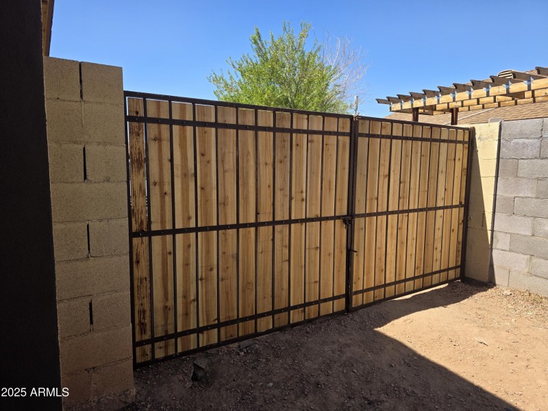 Dobbyn New Gate