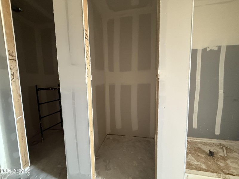 15.linencloset