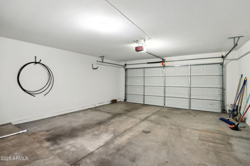 19-web-or-mls-13103_W_Fairmont_Ave_Litch