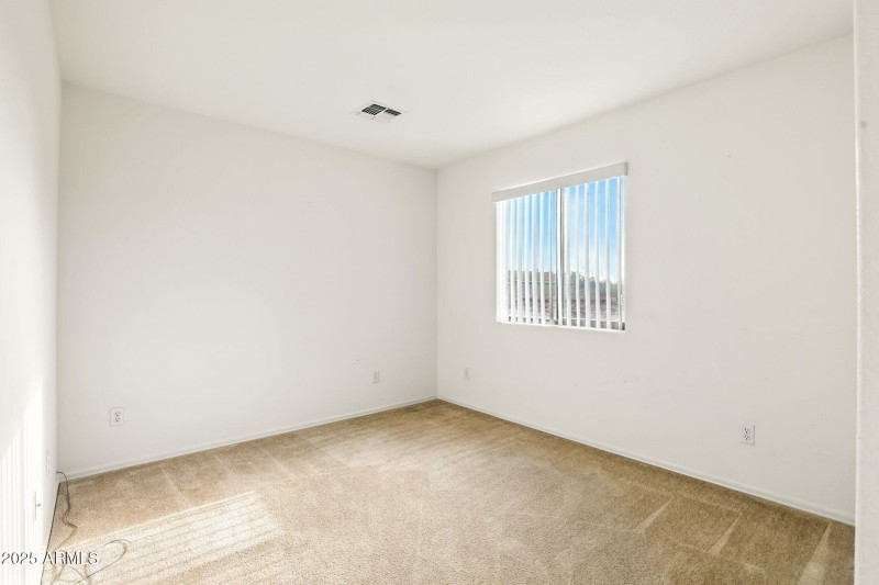 21-web-or-mls-13103_W_Fairmont_Ave_Litch