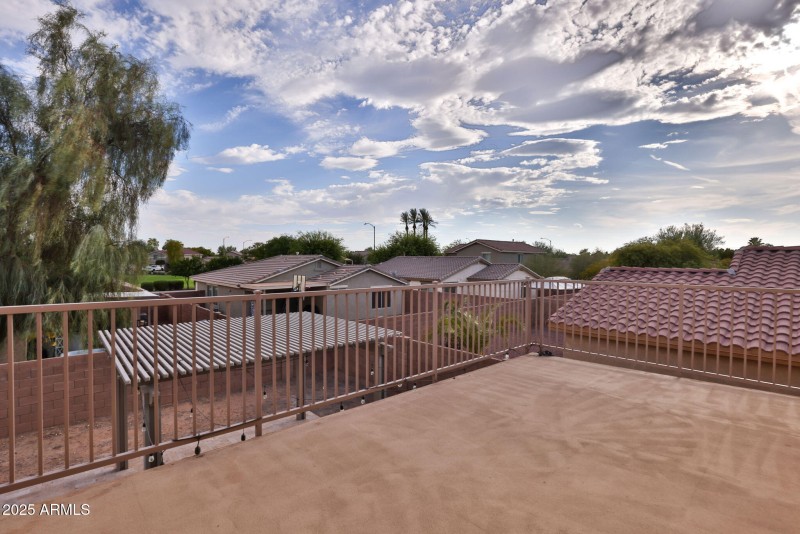 24-web-or-mls-13103_W_Fairmont_Ave_Litch