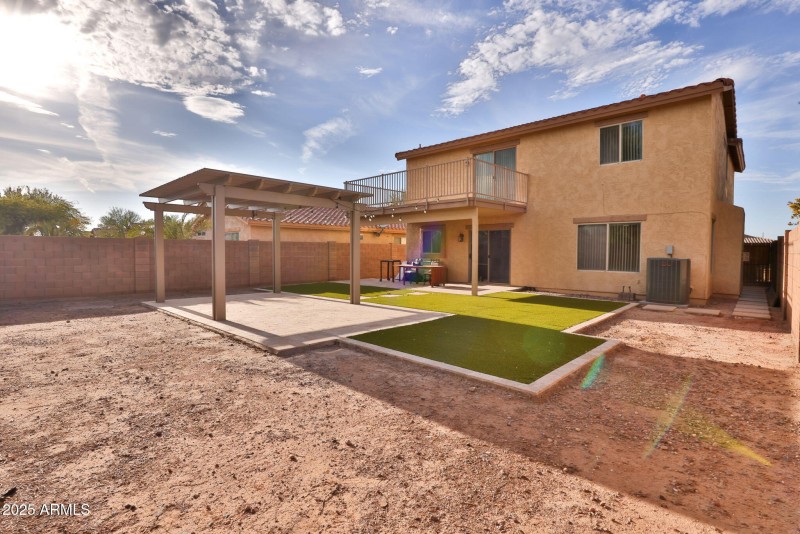 40-web-or-mls-13103_W_Fairmont_Ave_Litch