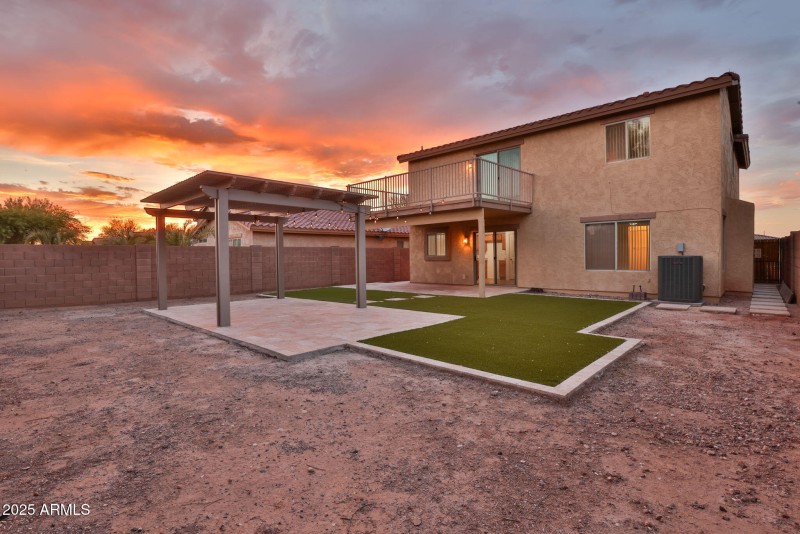 42-web-or-mls-13103_W_Fairmont_Ave_Litch