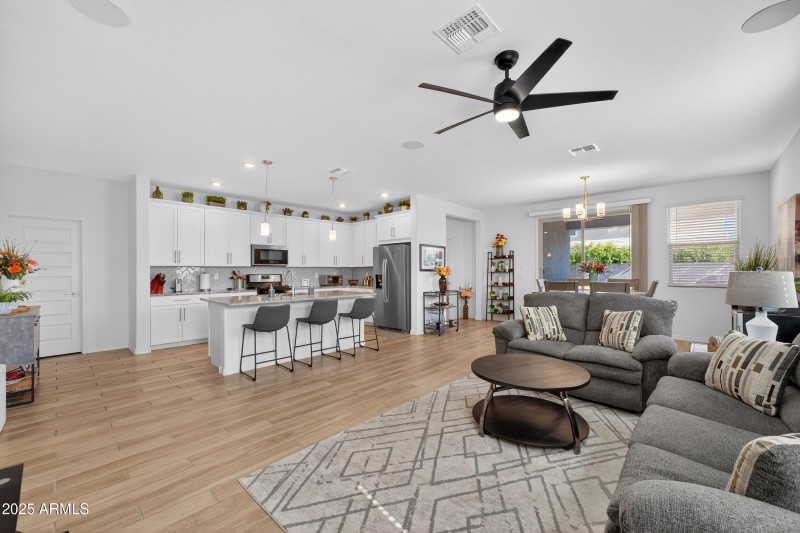 Living/Kitchen