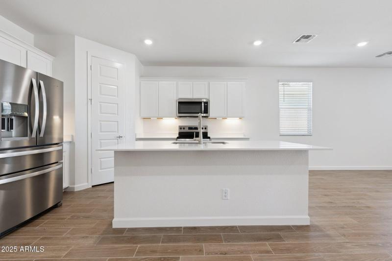 9-web-or-mls-17824-w-vogel-ave-lot-165-z