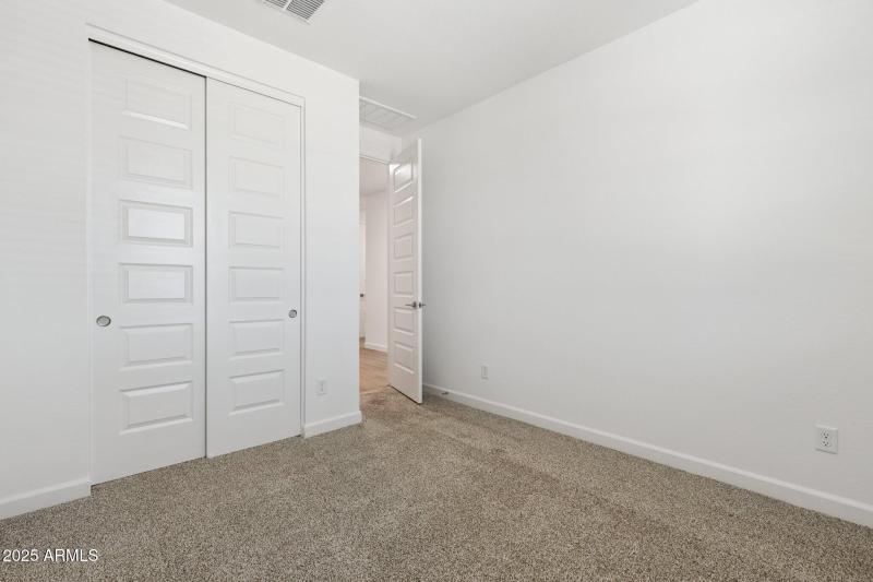 20-web-or-mls-17824-w-vogel-ave-lot-165-