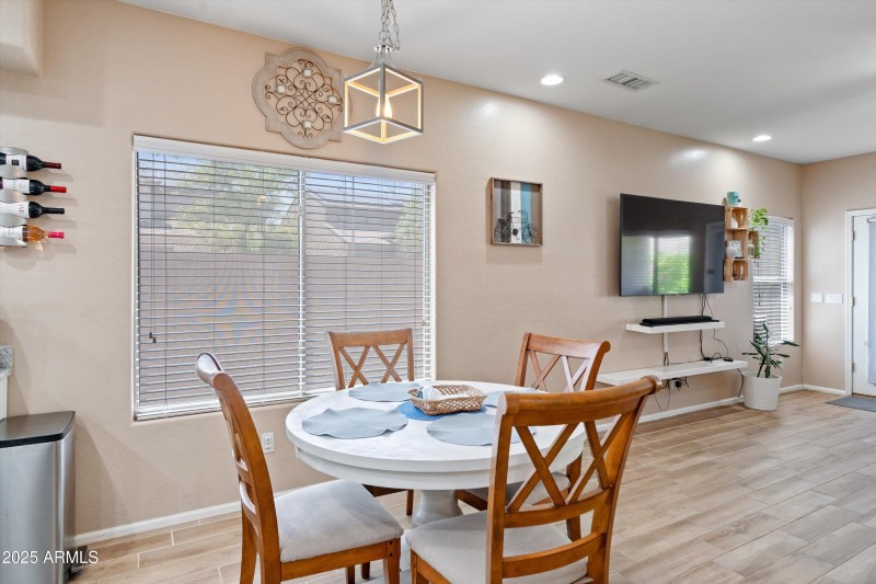21-Dining Area