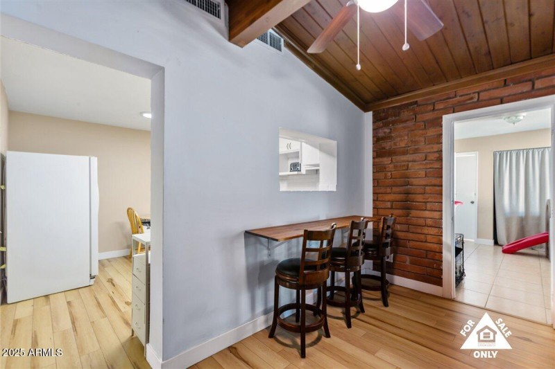 22-1644 N 43rd St