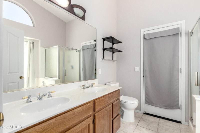 DUAL SINKS