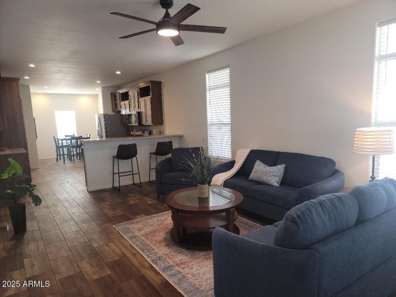 3605 family room looing into kitchen