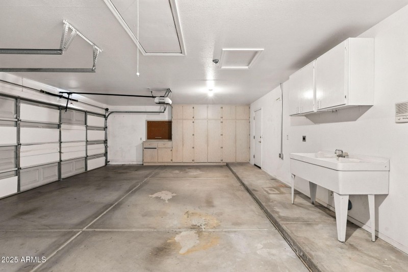 3 Car Garage