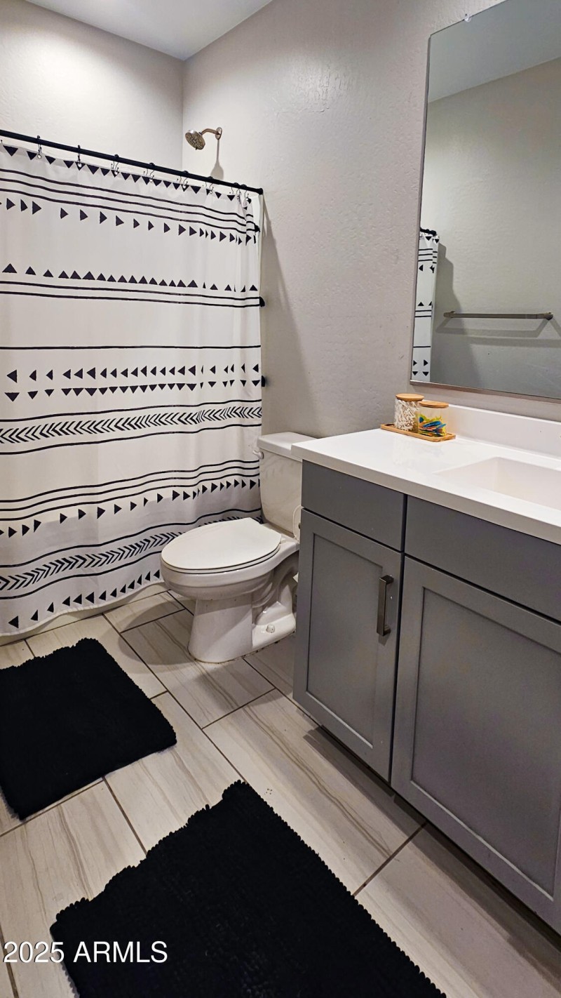 11007 W Pierce St-15