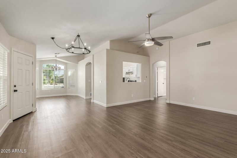 246 W. Sheffield Ave