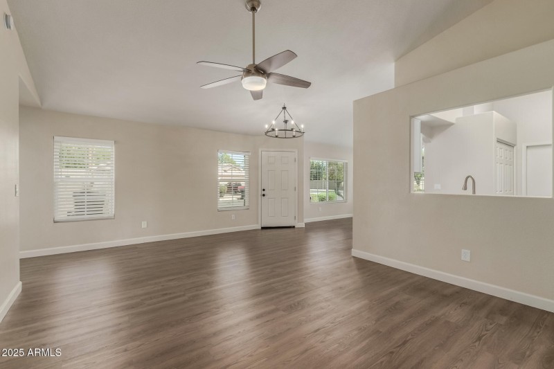 246 W. Sheffield Ave