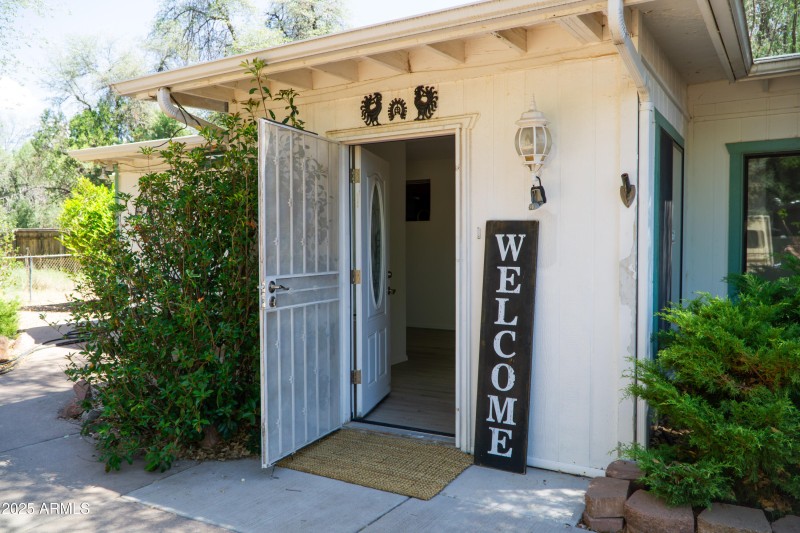 (5) Front Door