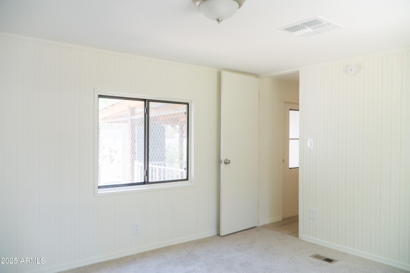 (32) Main Bedroom