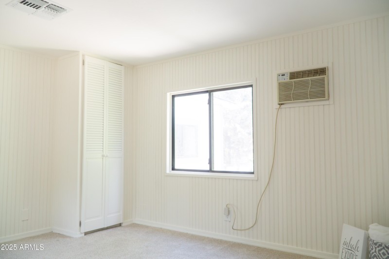 (31) Main Bedroom