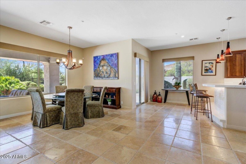 10-Dining Area