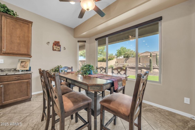 1526 W Molly Ln-5