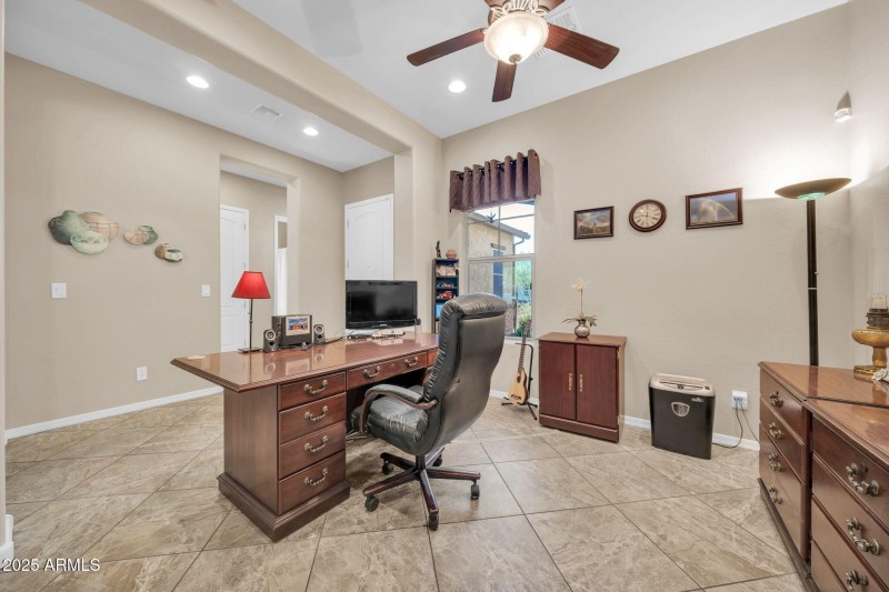 1526 W Molly Ln-24