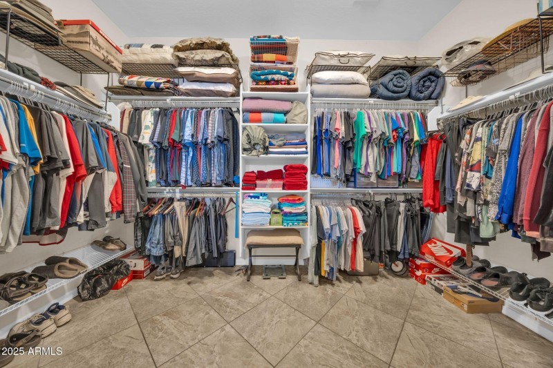 1526 W Molly Ln-15