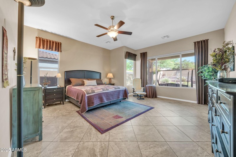 1526 W Molly Ln-22