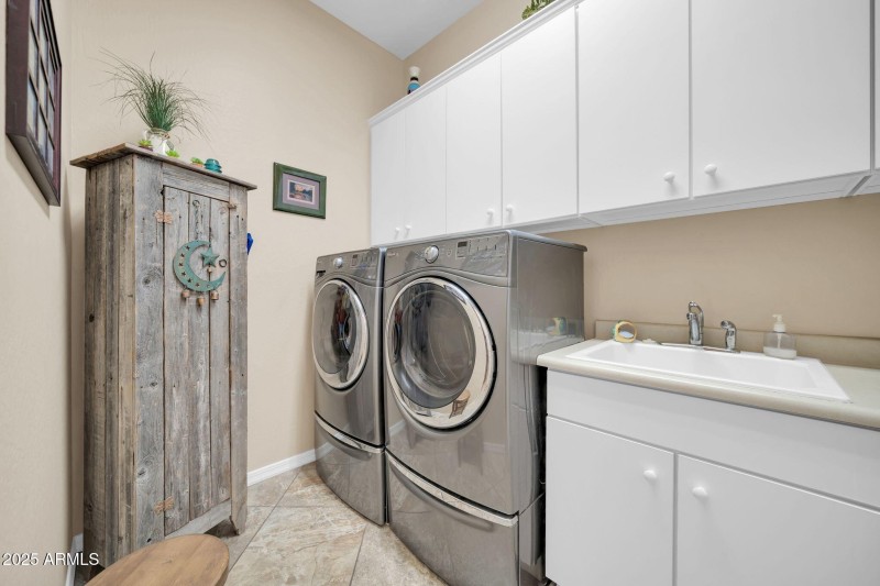 1526 W Molly Ln-23